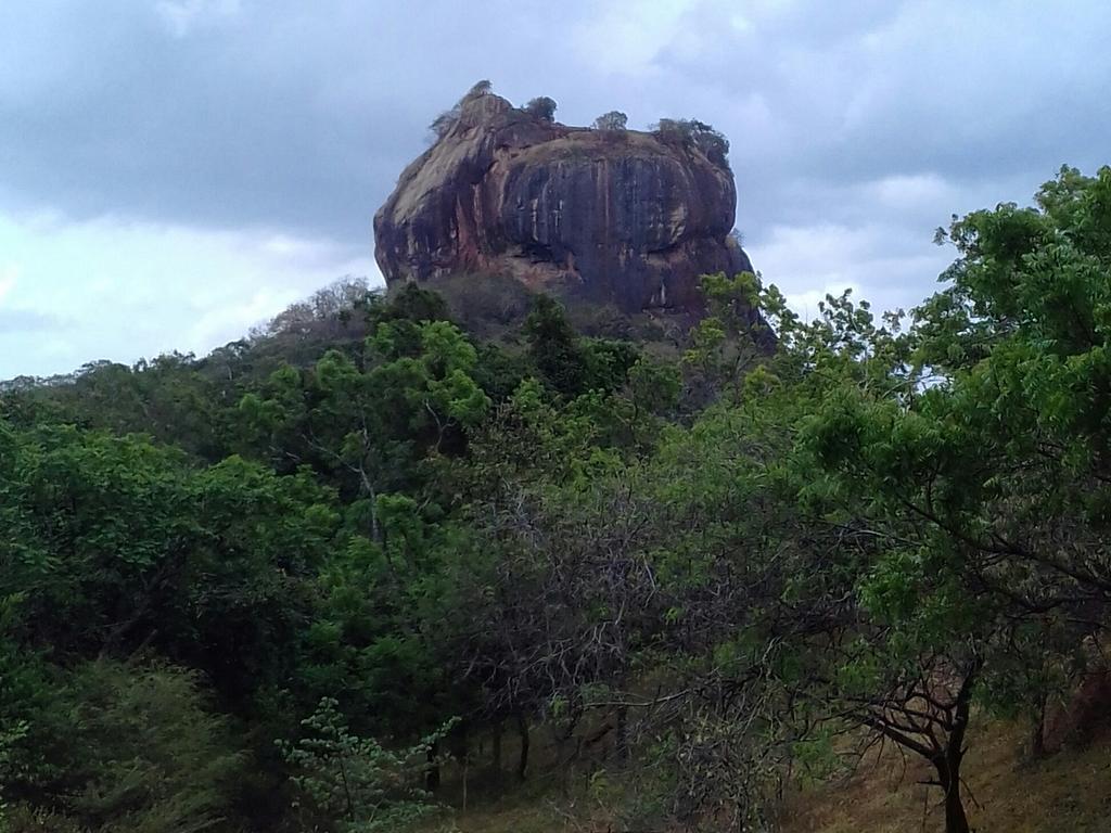 Liyara Home Stay Sigiriya Exteriér fotografie
